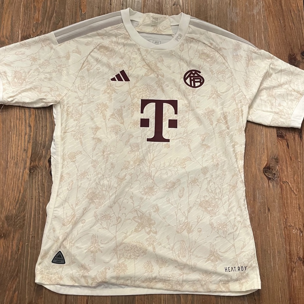 BAYERN MUNICH PLAYER ISSUE THIRD JERSEY 2023/2024 XXL (DAVIES 19)